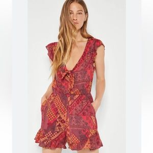 EUC BCBGMaxAzria Folklore Patchwork Romper Red Orange Size 4